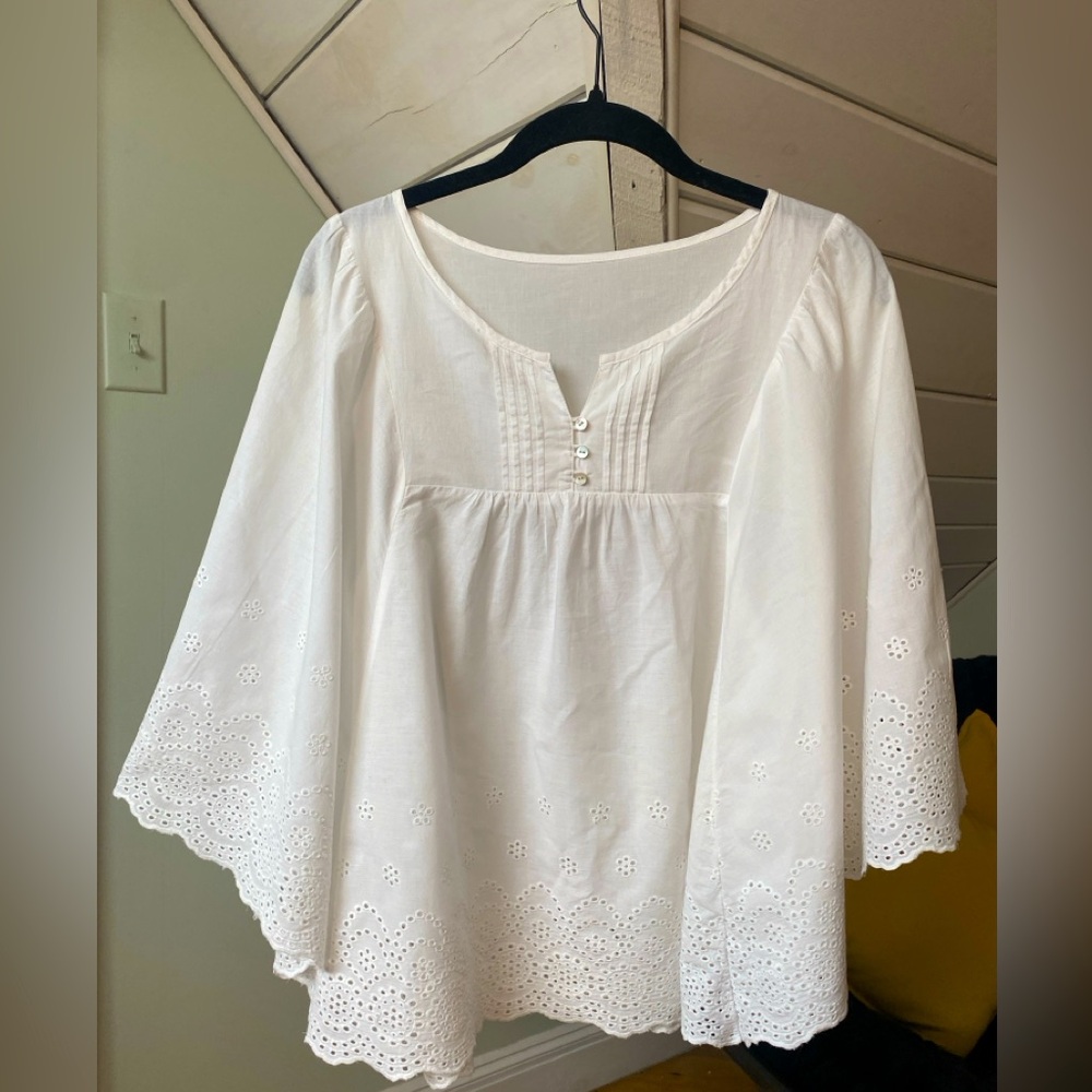 Elegant White Blouse with Flowy Design Eyelet Lace 100% Cotton Size XS